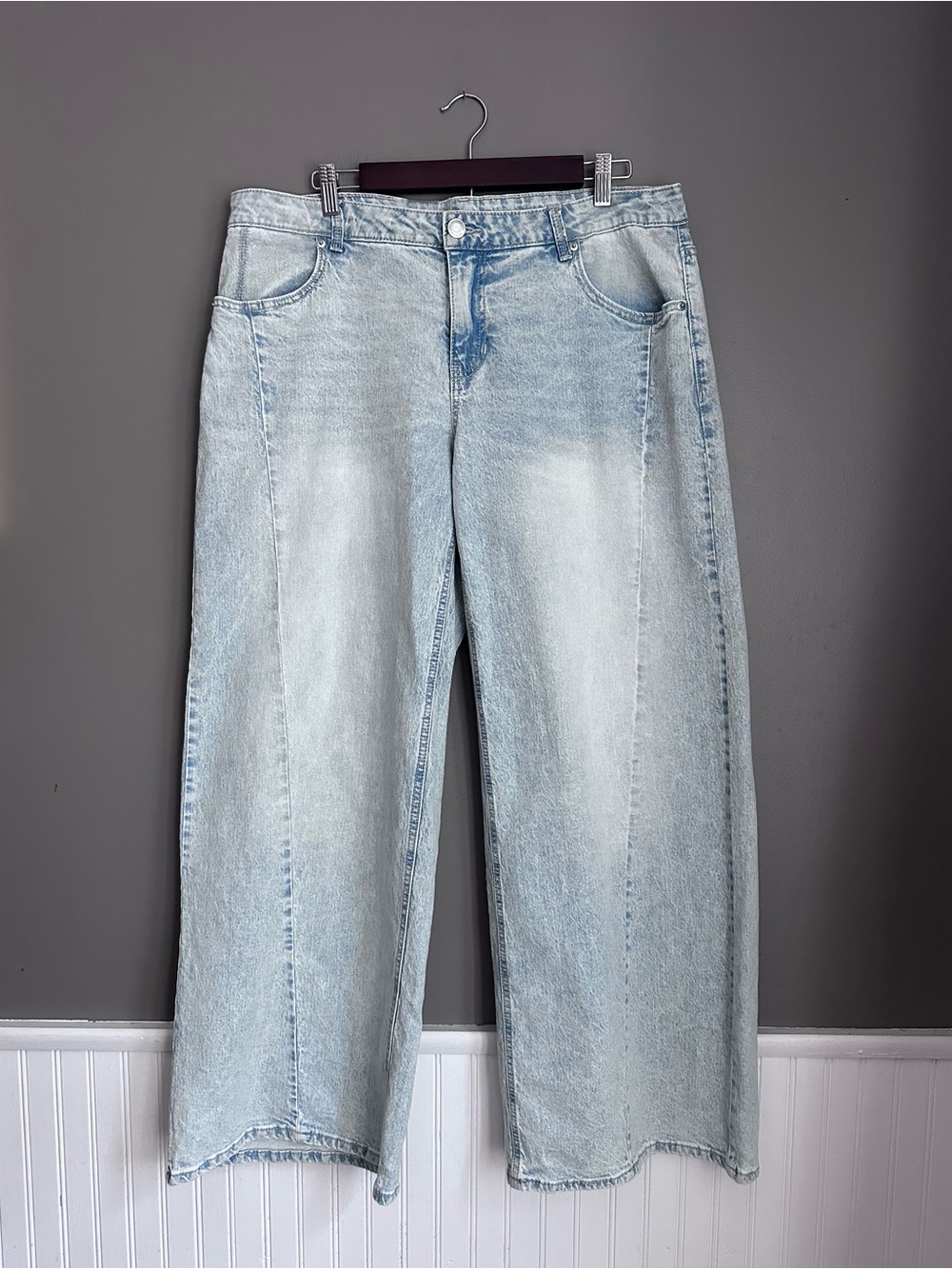 No boundaries Wide Leg Mid Rise Jeans Size 14 Light Denim Wash
